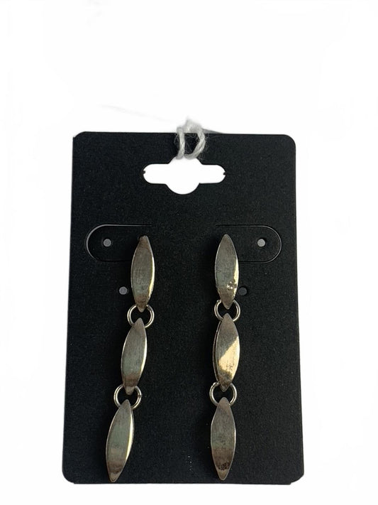 Unmarked Sterling Silver Geometric/Abstract Articulated Chain Post Earrings