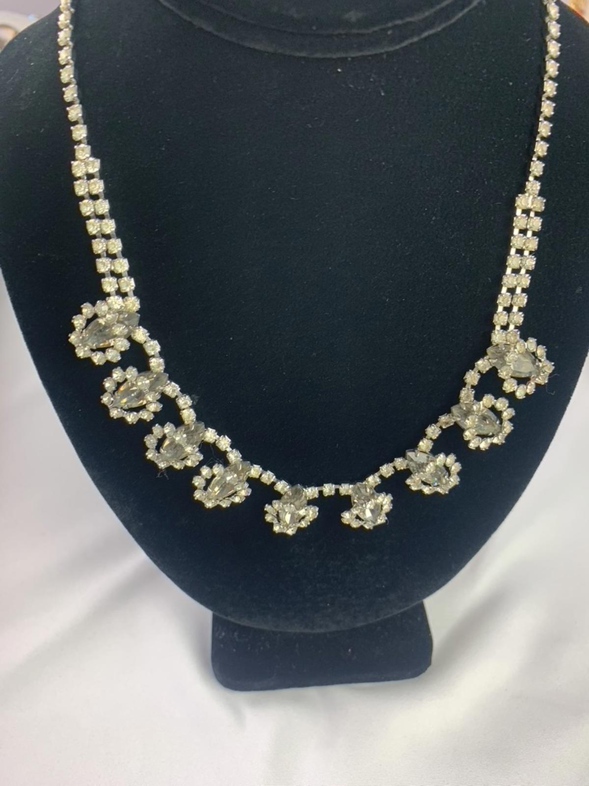 Unsigned Silvertone White & Black Rhinestone Abstract/Florets Necklace