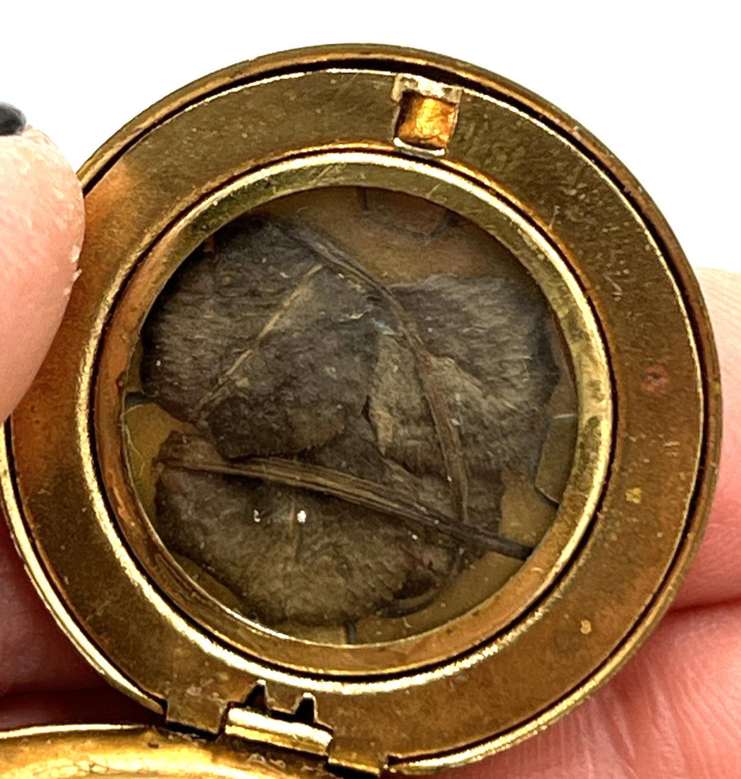 ANTIQUE LOCKET PENDANT 2 Picture Gold tone ROUND Enamel Flowers Mourners Hair