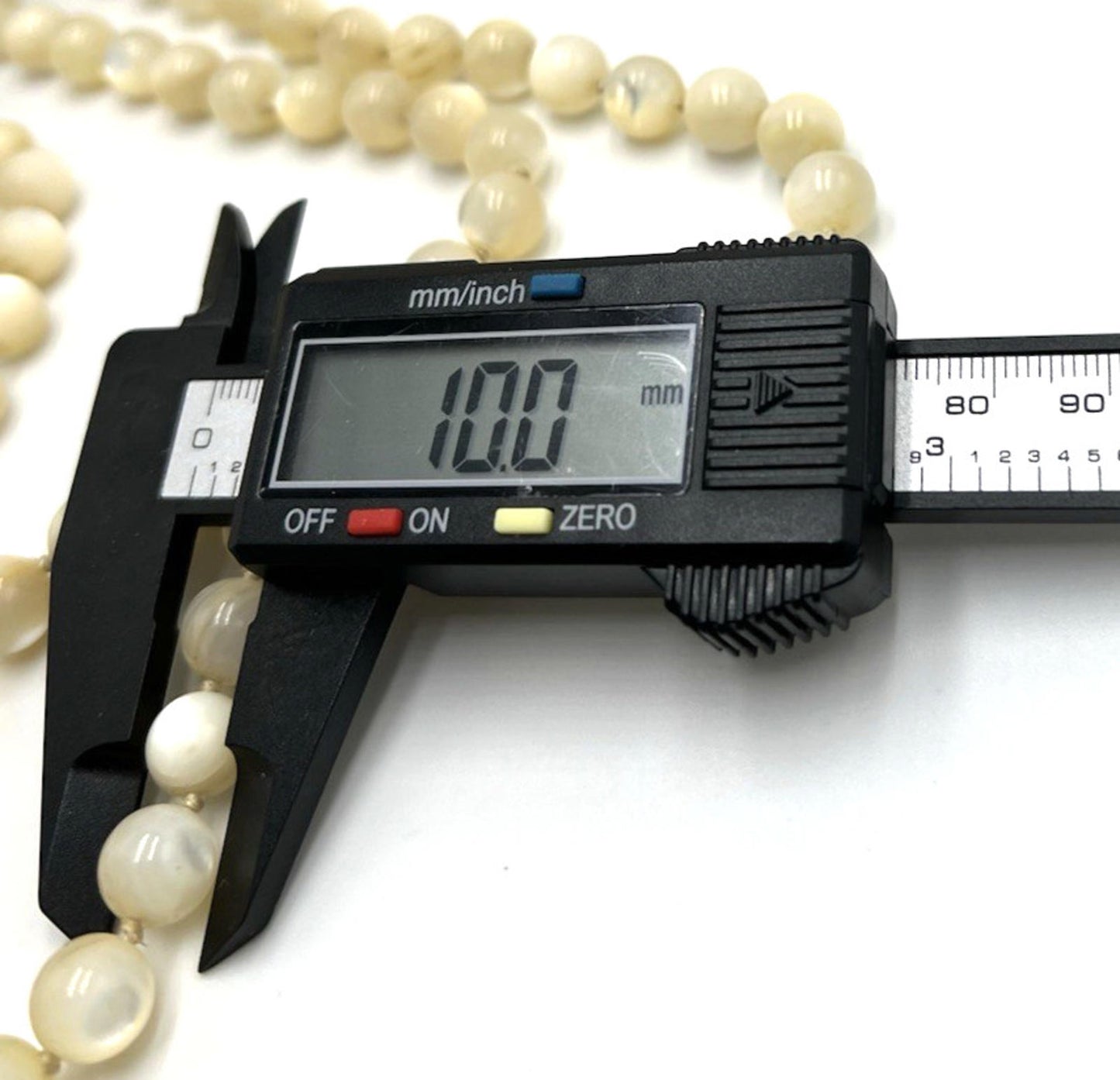 Vintage Balamuti MOP Cameo Brooch/pin/Clasp/Pendant Hand Knotted Beaded Necklace