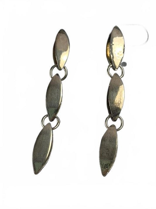 Unmarked Sterling Silver Geometric/Abstract Articulated Chain Post Earrings