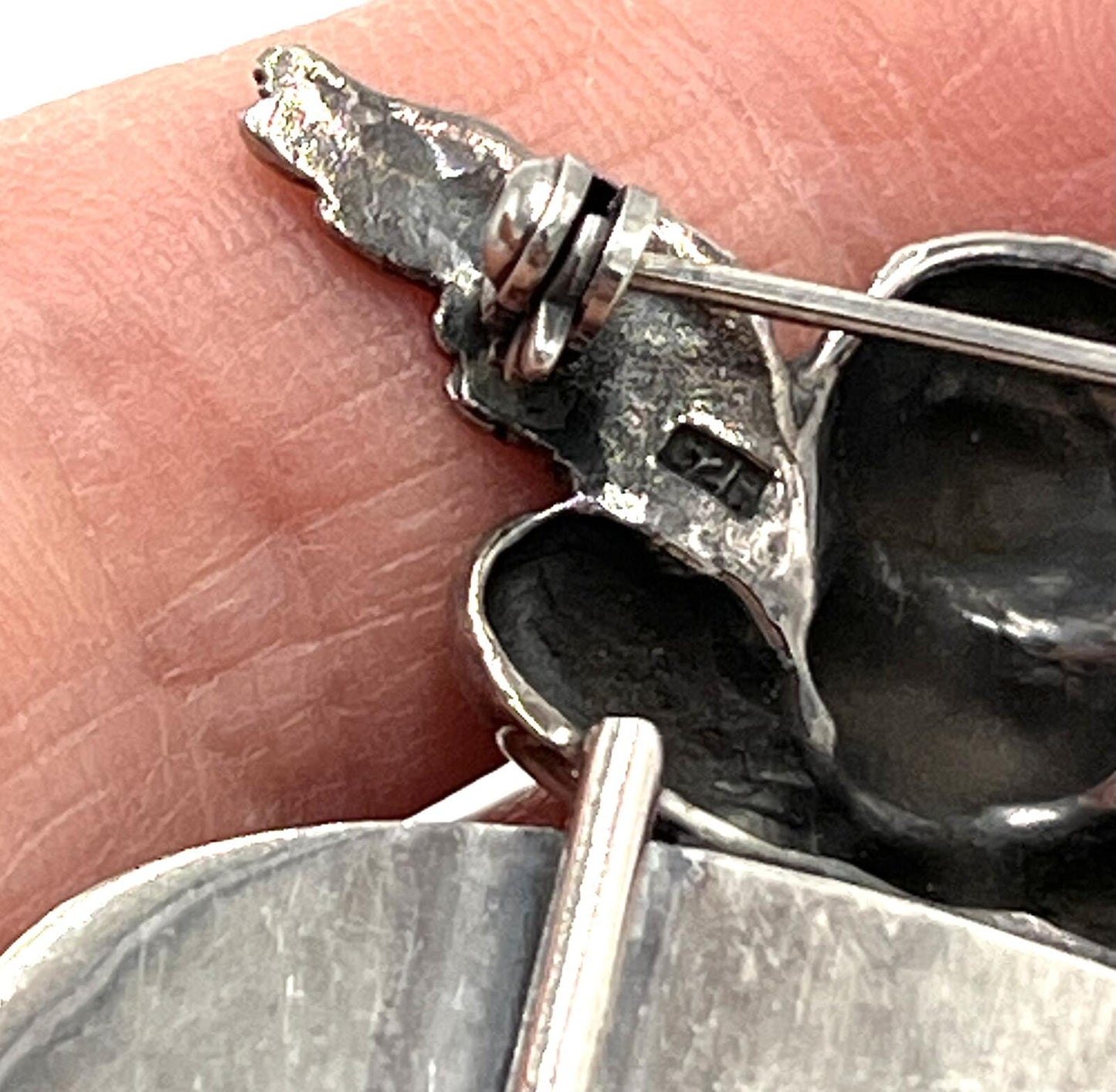 Angel/Cherub-motif Brooch Eyelass Keeper in Sterling Silver