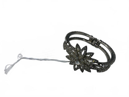 Unsigned Silvertone White Rhinestone Floral/Sunburst 6.75" Hinged Clamp Bracelet