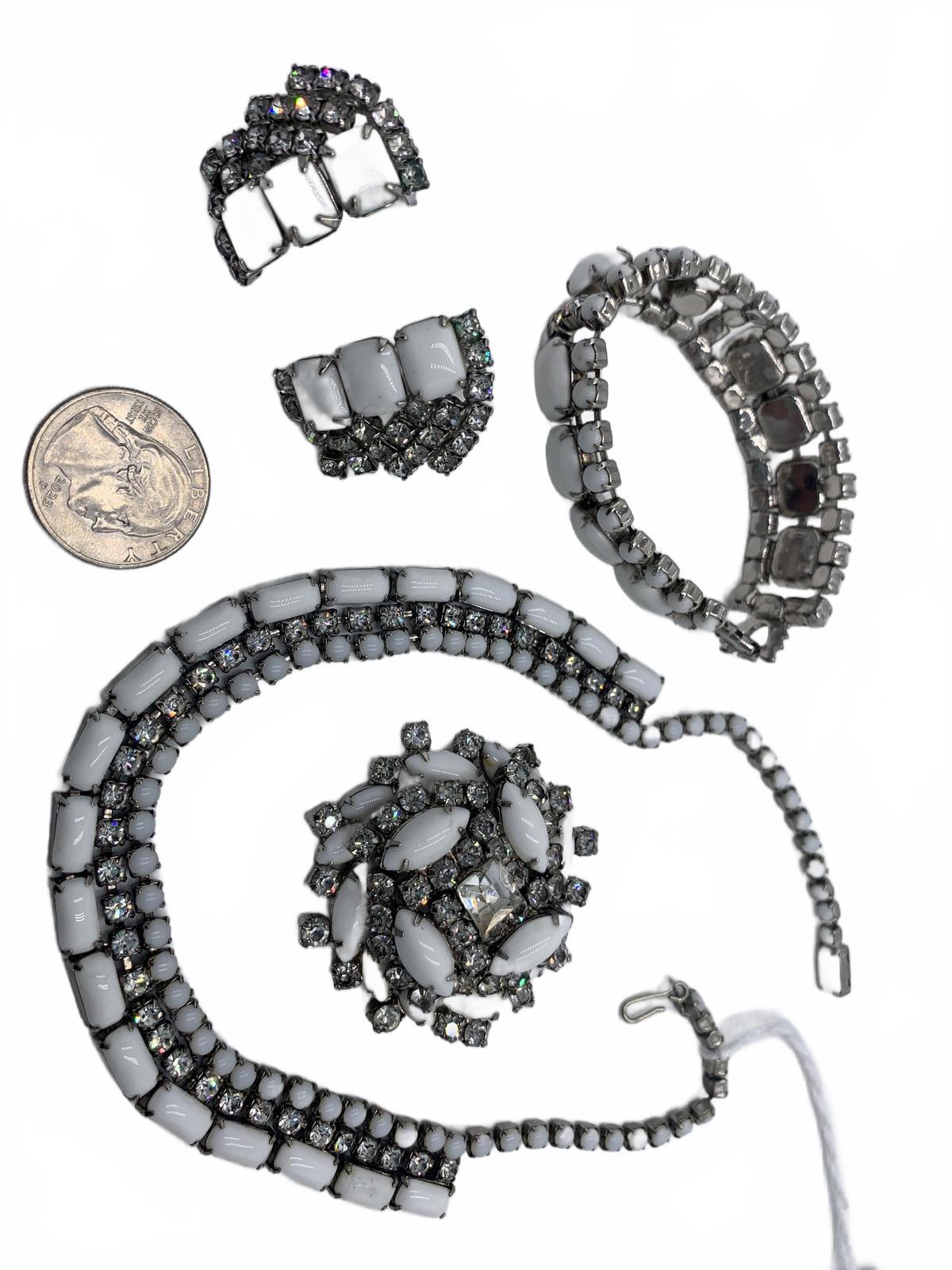 Silvertone Milk glass Parure 4-pc Set (necklace, bracelet, earrings, brooch)