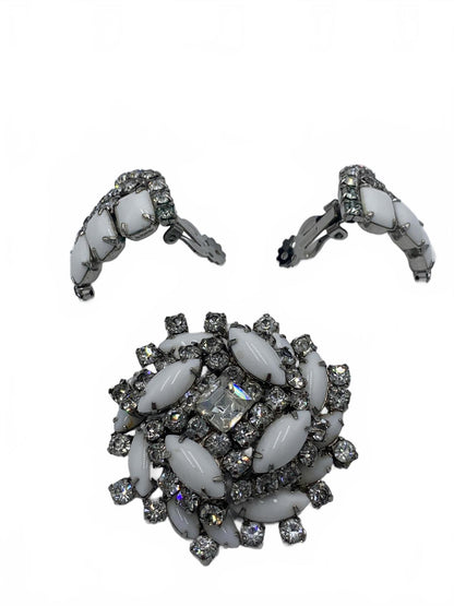 Silvertone Milk glass Parure 4-pc Set (necklace, bracelet, earrings, brooch)