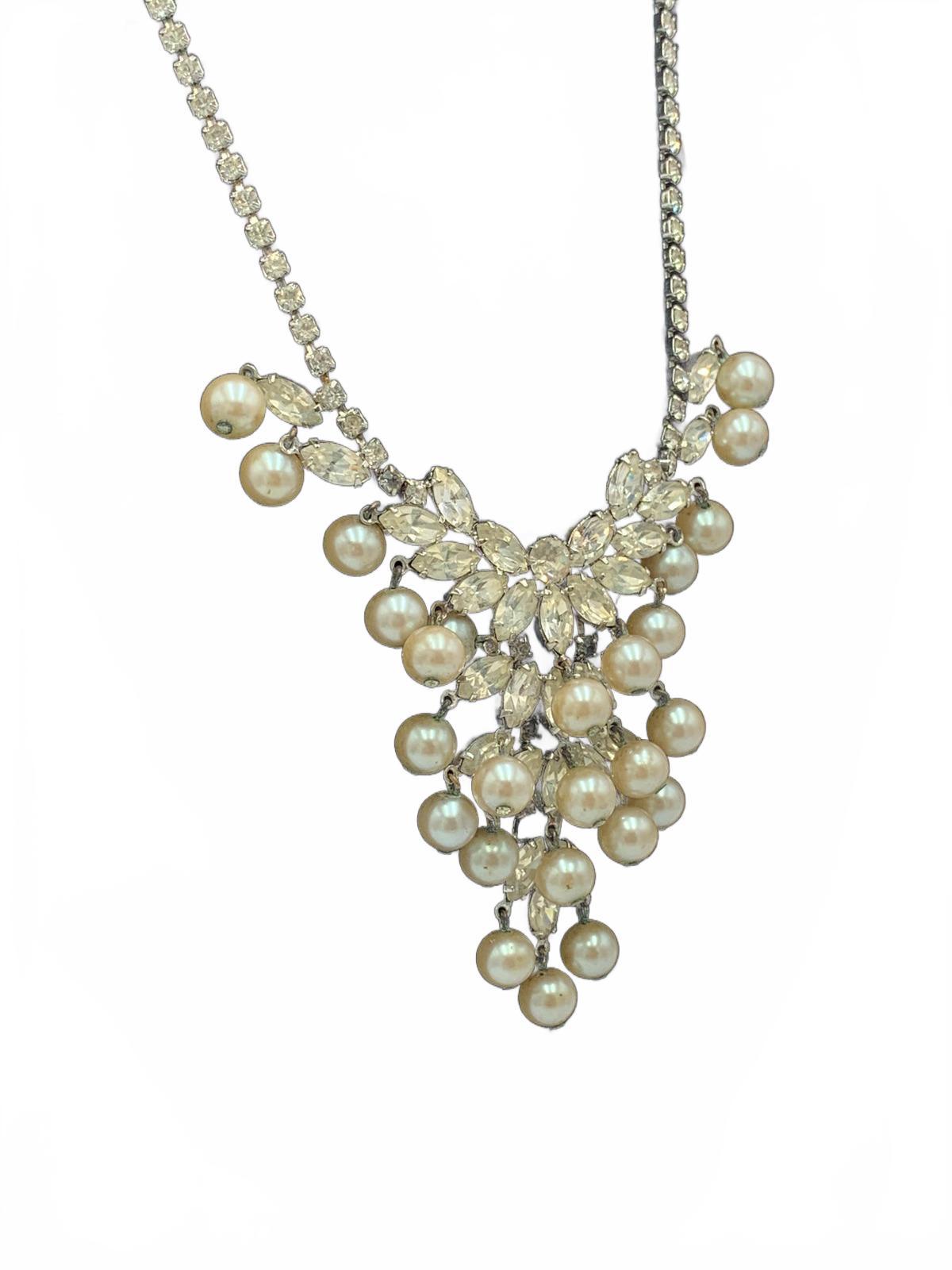 Unsigned Silvertone White Rhinestone & Faux Pearl Ornate 15" Necklace