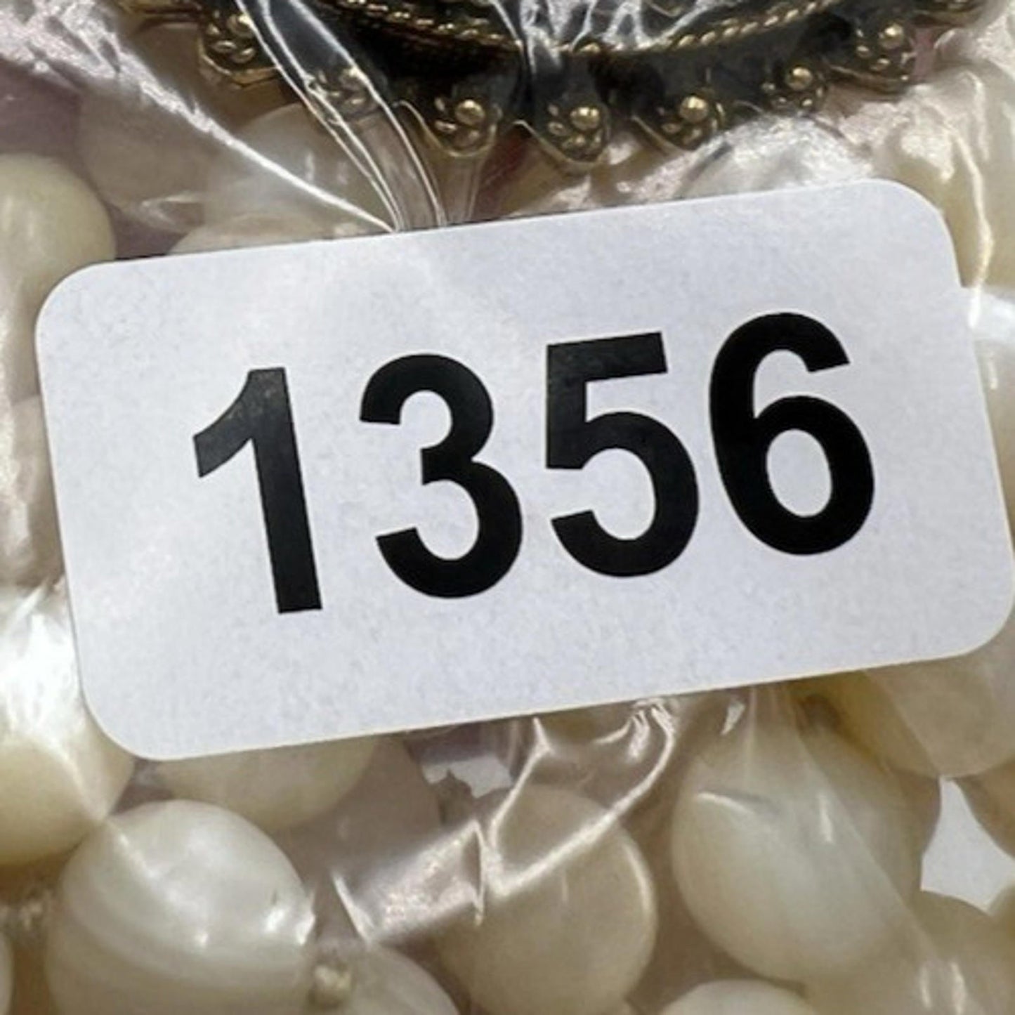 Vintage Balamuti MOP Cameo Brooch/pin/Clasp/Pendant Hand Knotted Beaded Necklace