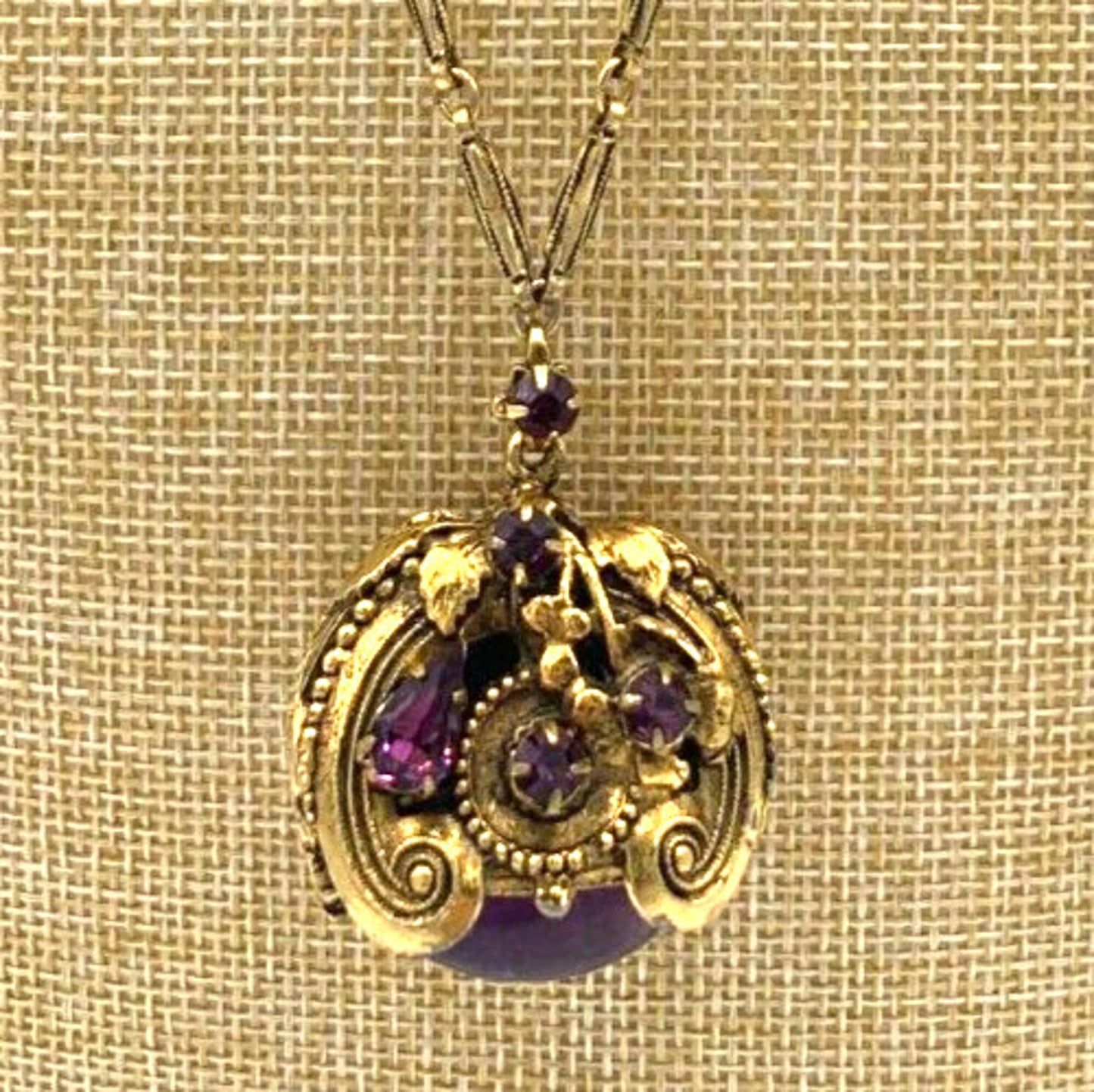 Vintage Victorian Revival Genuine Large Amethyst Cabochon Gold Tone Necklace 25"