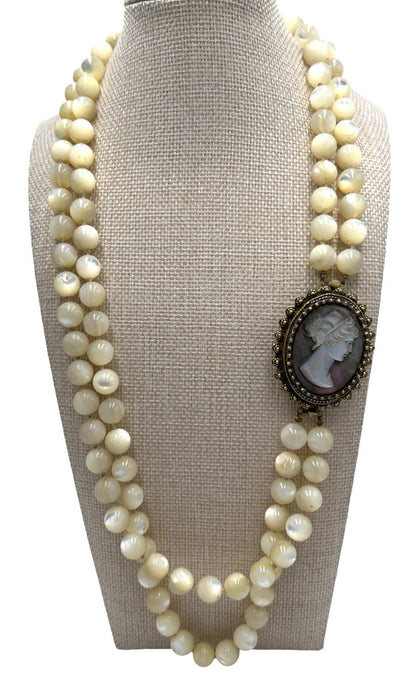 Vintage Balamuti MOP Cameo Brooch/pin/Clasp/Pendant Hand Knotted Beaded Necklace