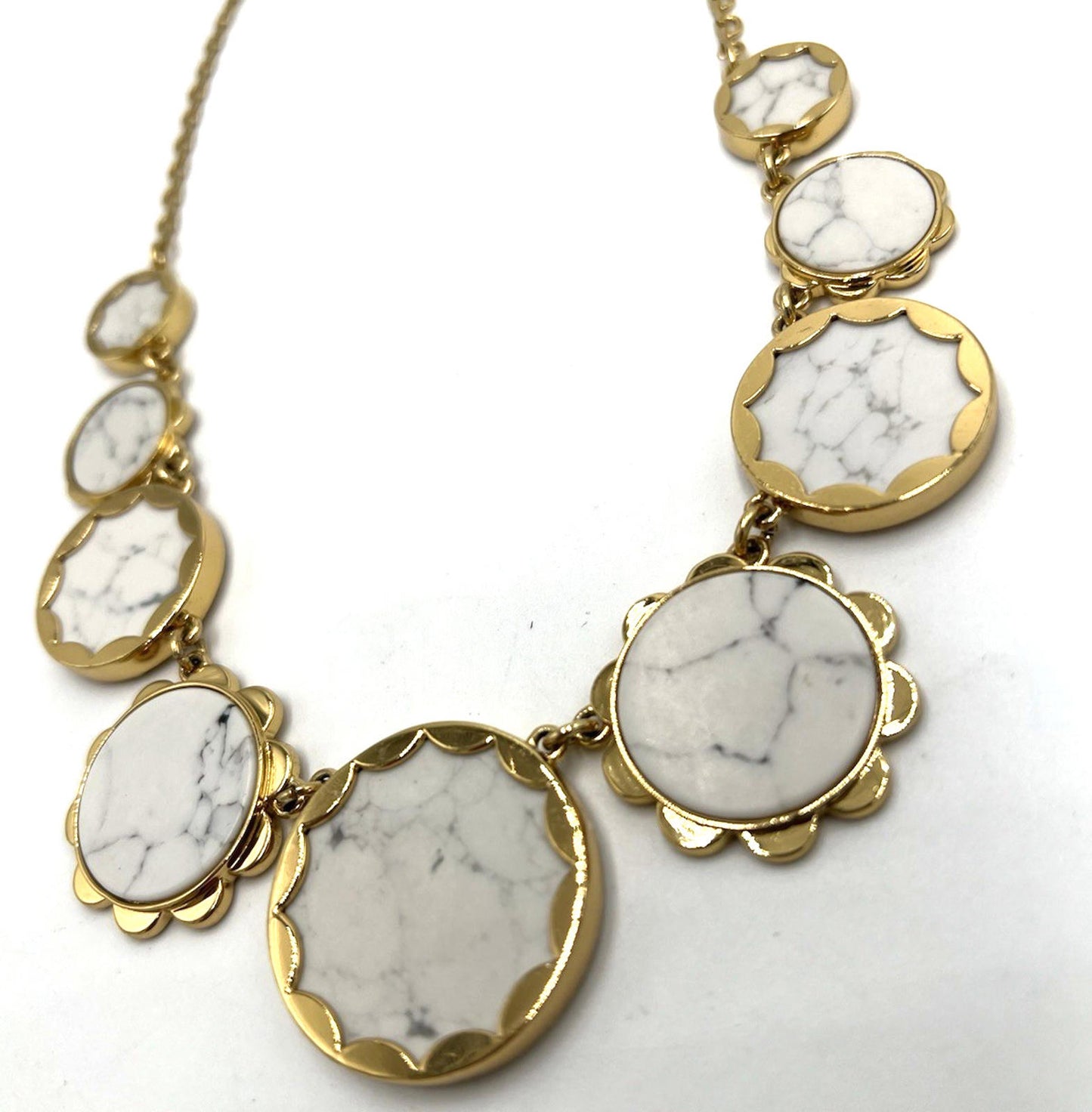 NWOT Kate Spade Graduated Punchy Petals Necklace Marble Carera Hematite Retired